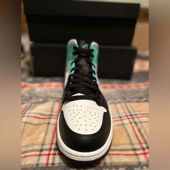 Air Jordan 1’s - Picture 4 of 10